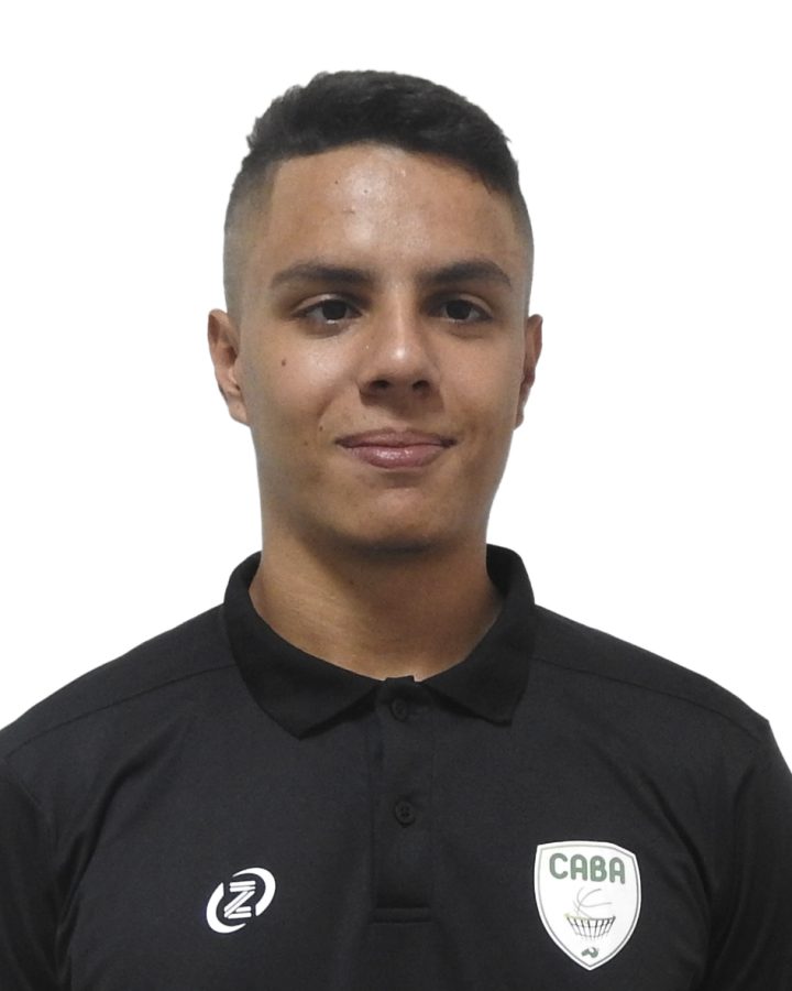 Fotografía de Brandon Cardona Isaza, árbitro nacional de baloncesto.
