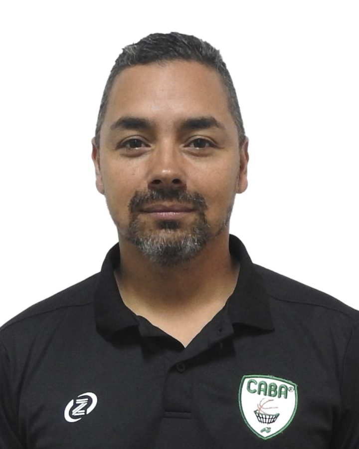 Fotografía de Edilberto de Jesús Rojas Ramirez, árbitro departamental de baloncesto.