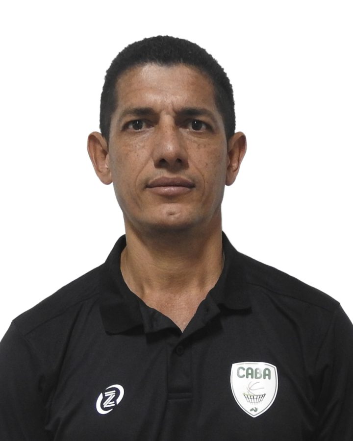 Fotografía de Felipe Jesús Marin Araujo, árbitro departamental de baloncesto.